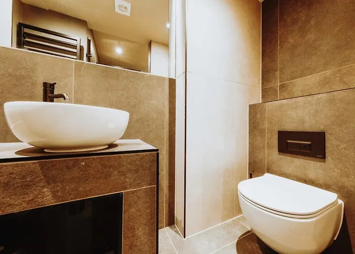 Clifton 32 - Garden Flat With Hot Tub - Hopewell