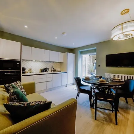 Clifton 32 - Garden Flat With Hot Tub - Hopewell