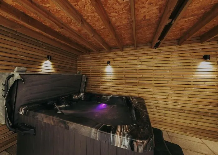 Appartamento Clifton 32 - Garden Flat With Hot Tub - Hopewell *