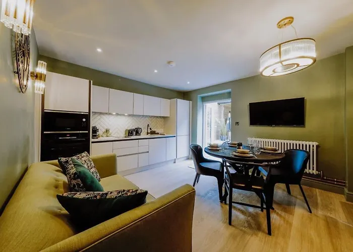 Clifton 32 - Garden Flat With Hot Tub - Hopewell