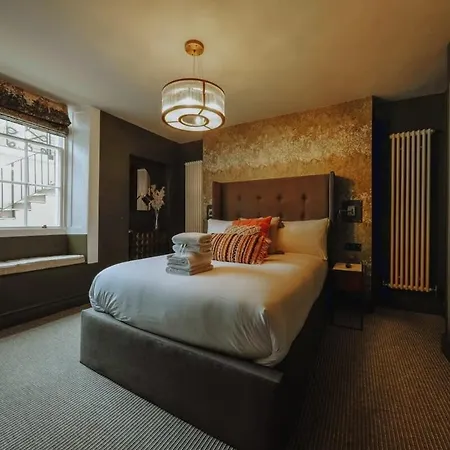 Apartment Clifton 32 - Garden Flat With Hot Tub - Hopewell